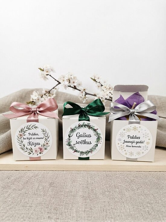  Corporate gifts