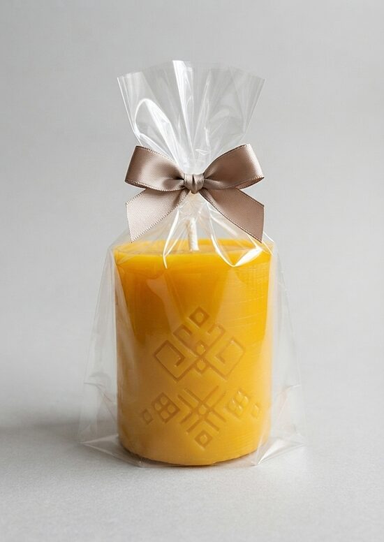 Karelia - Beeswax candle